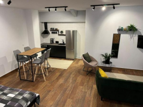 Industrial Studio / Alios 4 / Hilton Area